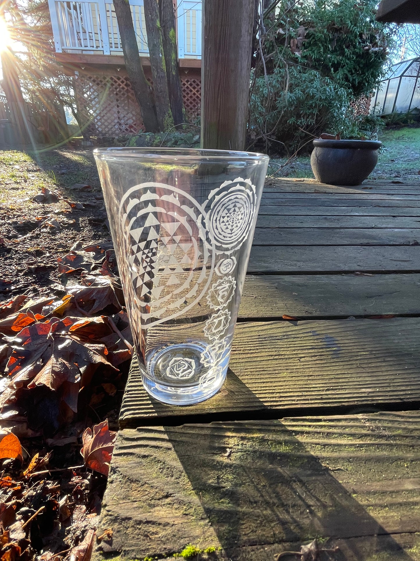 Sri Yantra and Chakra 480ml Etched Pint Glass| Sacred Geometry Drinkware