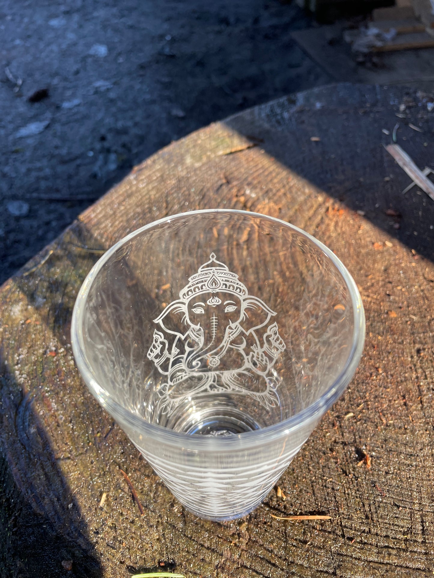 Sri Yantra and Ganesha 480ml Etched Pint Glass | Sacred Geometry Drinkware