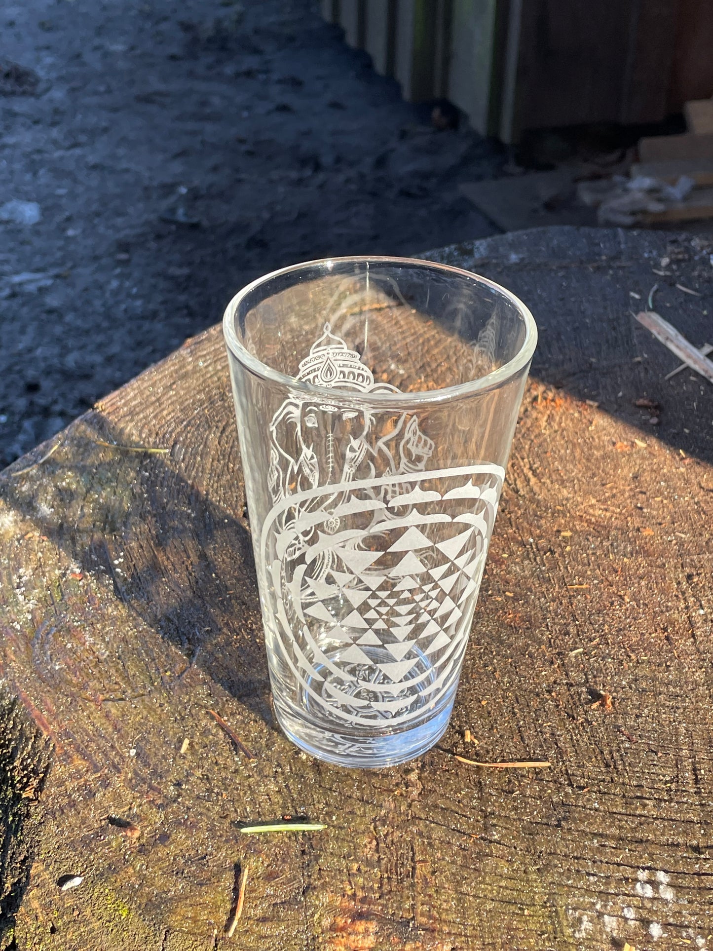 Sri Yantra and Ganesha 480ml Etched Pint Glass | Sacred Geometry Drinkware