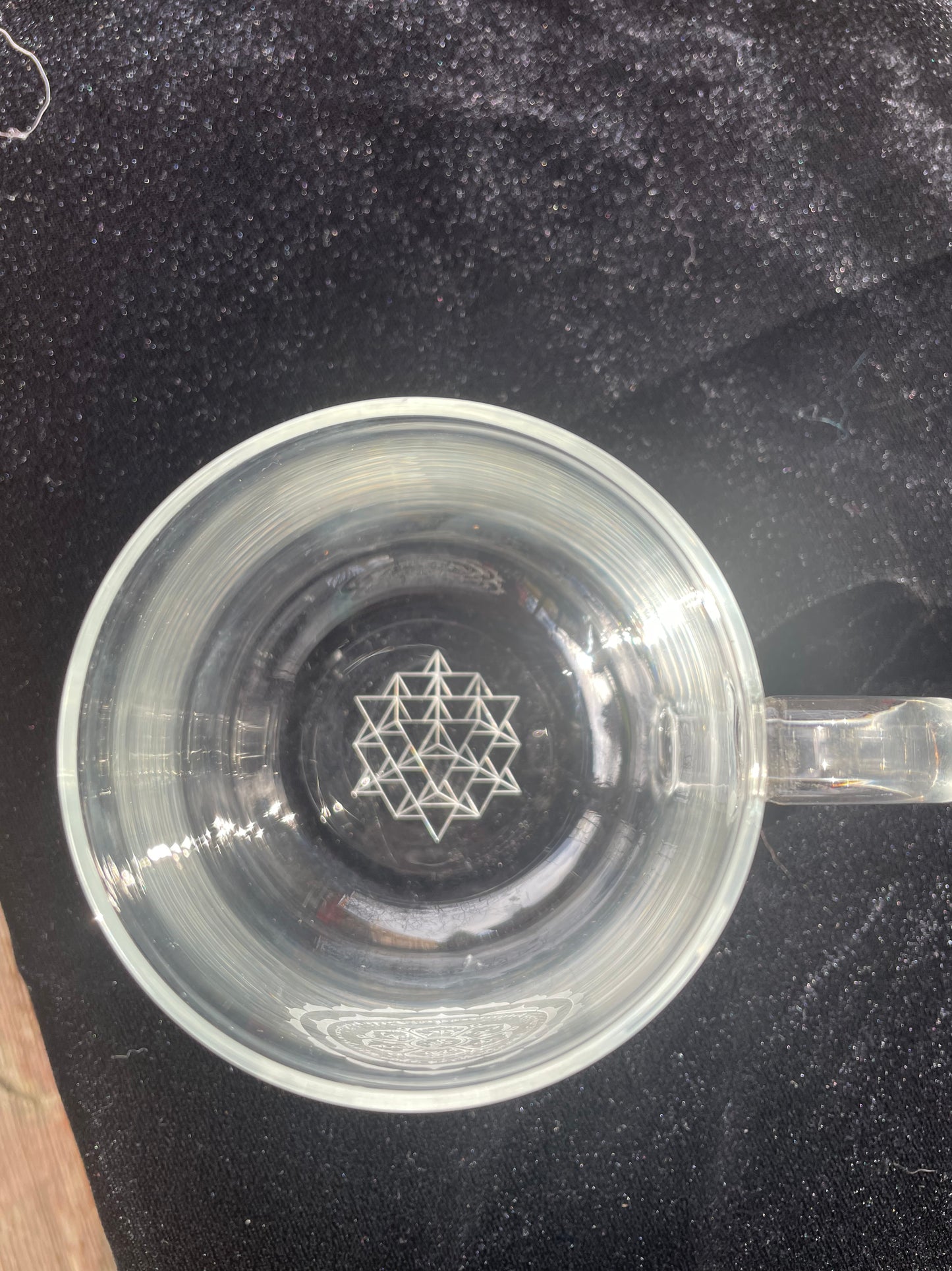 Om Mani Padme Hum Etched 500ml glass mug | Sacred Geometry Drinkware